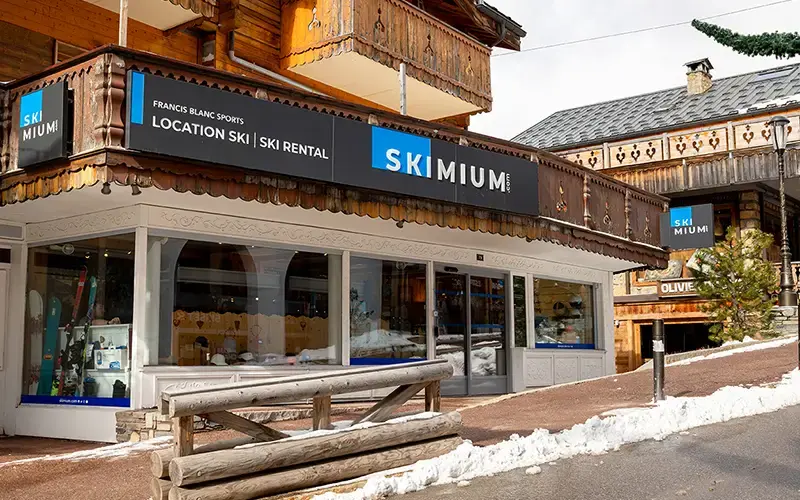 Fa&ccedil;ade du magasin Francis Blanc Sports &agrave; Courchevel 1650